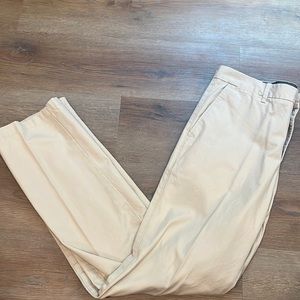 Gap straight fit khaki pants size 33x34